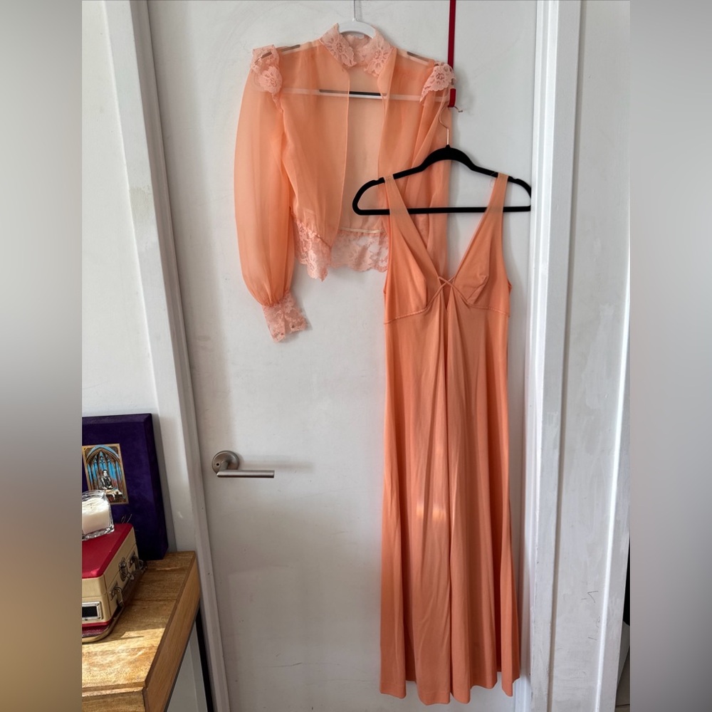 Gossard Artemis Vintage womens nightgown Peach Coral Peignoir Set